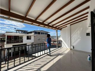 Se vende hermosa casa estilo campestre en Calima Darién Valle Colombia