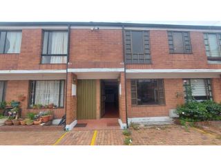 Foto 2 de VENTA HERMOSA CASA EN CASTILLA BOGOTA