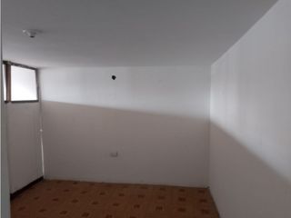 ACSI 838 Casa Esquinera 3 pisos Bogota