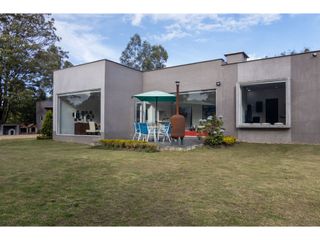 Cajica Hermosa Casa con Vista Verde y Terraza