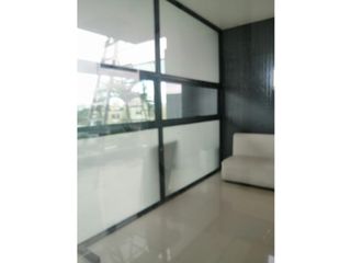 ARRIENDO OFICINAS AL NORTE DE LA CIUDAD