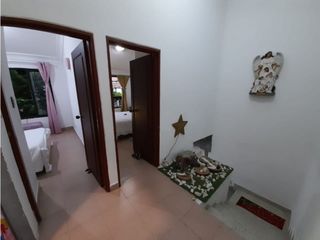 Se vende casa esquinera de dos pisos Barrio Caicelandia Palmira Valle