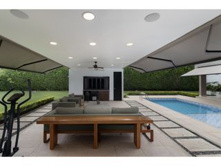 VENTA DE ESPECTACULAR CASA DE UN NIVEL EN CONDOMINIO LA MORADA