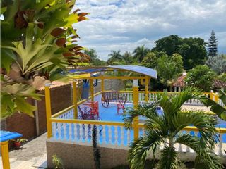 Santa Elena El Cerrito Valle Espectacular finca con piscina en venta