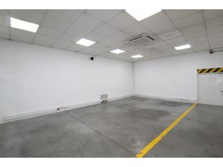 Local/oficinas/bodega Centro Internacional: 988m2 + mezzanine