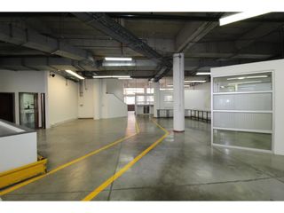 Local/oficinas/bodega Centro Internacional: 988m2 + mezzanine