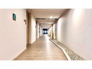 Foto 1 de VENTA OFICINA MALL LE MONT COMERCIO