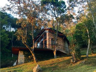 Foto 2 de VENTA CASA 260m2 - LOTE 14.000m2  3H/4B/3G LA FLORESTA MH