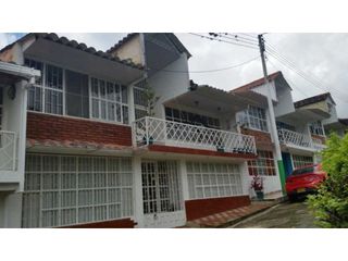 Foto 2 de Casa En Conjunto Cerrado En Pradilla Excelente Clima