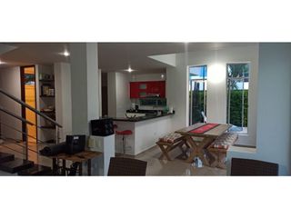Foto 5 de VENDO CASA EN GIRARDOT  (Condominio Casa Loma Campestre)