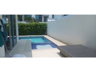 Foto 2 de VENDO CASA EN GIRARDOT  (Condominio Casa Loma Campestre)