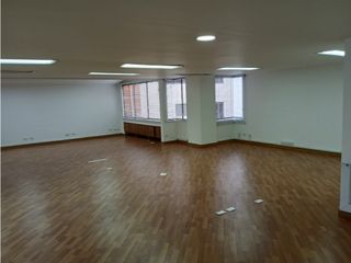 Foto 1 de VENTA OFICINA LA CAROLINA FRENTE A UNICENTRO