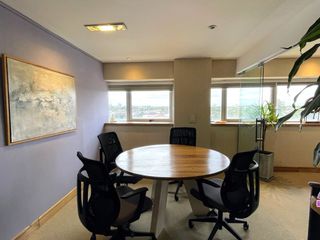 Oficina moderna y luminosa en venta en Béccar con 5 cocheras