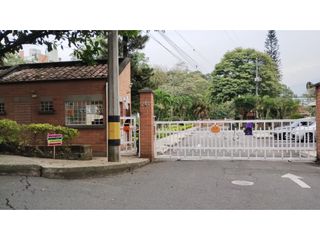 Vendo Casa en unidad cerrada en el sector de Pilarica