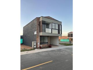 Foto 2 de Vendo casa para estrenar en unidad en La Ceja Antioquia