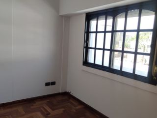 Venta PH 4 ambientes con terraza Liniers