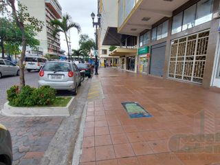 SE ALQUILA LOCAL COMERCIAL EN PLENA AVENIDA 9 DE OCTUBRE