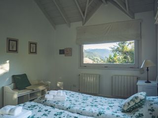 FINA PATAGONIA. Casa en venta de 7 dormitorios c/ cochera en San Martín de los Andes