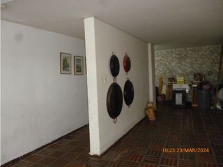 CASA TRES NIVELES MIRAFLORES