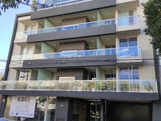 Amplio departamento en General Paz, balcón y caldera con radiadores