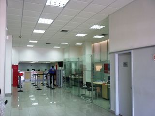 Foto 3 de SE VENDE O SE ARRIENDA  OFICINA EN SANTA MARTA