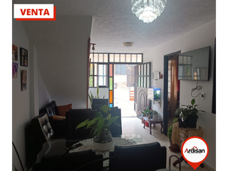 Foto 1 de CASA BIFAMILIAR DE DOS PISOS DE 125MTS