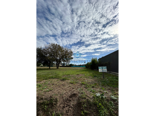 Foto 2 de VENTA-GRAN LOTE 1053M2-SINSACATE