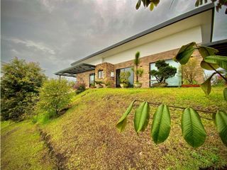 Foto 2 de Venta Casa Campestre moderna como nueva Parcelacion La Ceja