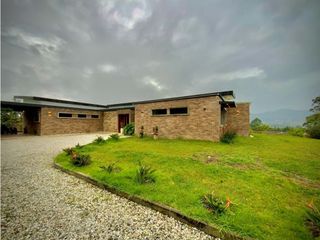 Foto 5 de Venta Casa Campestre moderna como nueva Parcelacion La Ceja