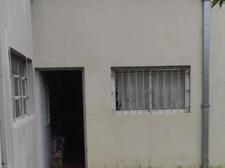 Casa en venta - 3 Dormitorios 2 Baños - 1.200Mts2 - Lisandro Olmos, La Plata