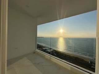 Foto 2 de SUITE DE LUJO FRENTE AL MAR TORRES ELIT MANTA, URB. CIUDAD DEL MAR