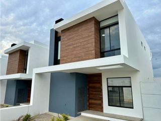 Foto 1 de CASAS NUEVA A ESTRENAR  EN URBANIZACIÓN BARU OASIS AL SUR DE MANTA