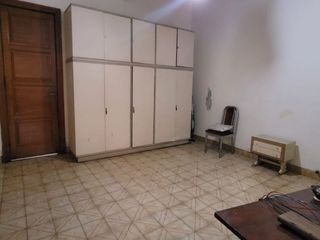 VENTA CASA 4 AMBIENTES CIUDADELA COCHERA Y FONDO