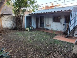 VENTA CASA 4 AMBIENTES CIUDADELA COCHERA Y FONDO