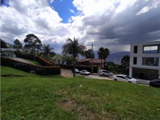 Se Vende  Amplio  Lote en Las Palmas, Medellín