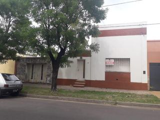 Casa en calle Paraguay, Junín, buenos Aires