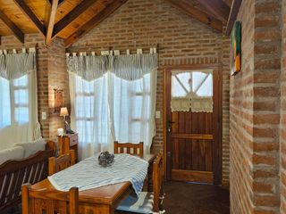 Casa en venta - 2 Dormitorios 1 Baño - Cochera - 450Mts2 - Mar de las Pampas