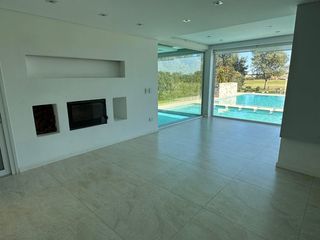Foto 14 de Casa en alquiler en Belen de Escobar