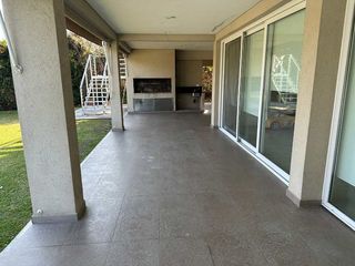 Foto 8 de Casa en alquiler en Belen de Escobar