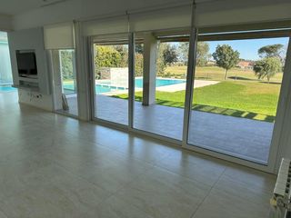 Foto 12 de Casa en alquiler en Belen de Escobar