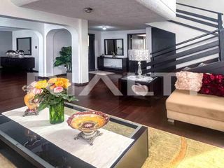 Foto 1 de Casa de lujo en venta de oportunidad Quicentro