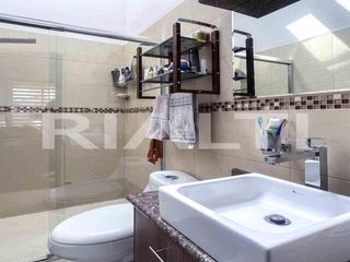 Foto 11 de Casa de lujo en venta de oportunidad Quicentro