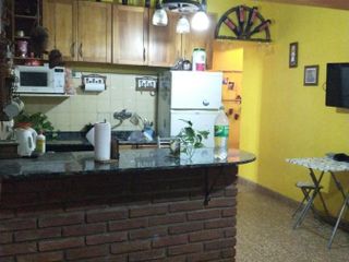 Departamento en venta - 2 Dormitorios 1 Baño - Cochera - 59Mts2 - Villa Maipú