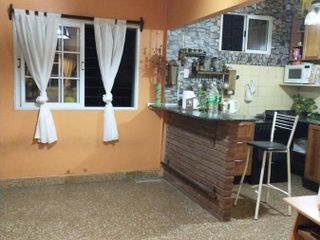 Departamento en venta - 2 Dormitorios 1 Baño - Cochera - 59Mts2 - Villa Maipú
