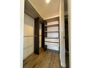Se arrienda apartamento amplio en Chia - Sorrento - 5 piso