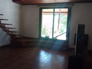 Casa en alquiler - 3 Dormitorios 2 Baños - 1800Mts2 - Loma Verde, General Paz
