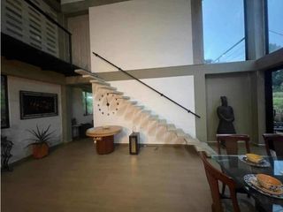 VENDO HERMOSA CASA CAMPESTRE EN ENVIGADO ALTO DE PALMAS CH