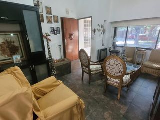 VENTA CASA 4 AMBIENTES PARQUE CHAS PATIO QUINCHO