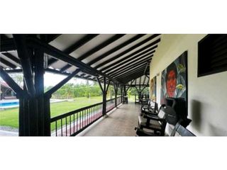Foto 7 de SE VENDE CHALET TURISTICO CERCA A MONTENEGRO