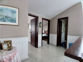 SE RENTA HERMOSA CASA B/MIRRIÑAO